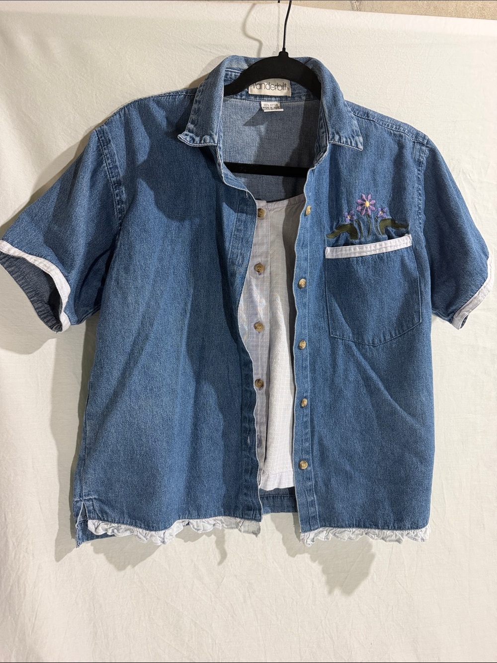 Gloria Vanderbilt Blue Denim Short-Sleeve Button-Down with Floral Embroidery